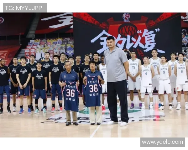 屠龙谈姚明：从篮球巨星到国际文化交流的桥梁与象征