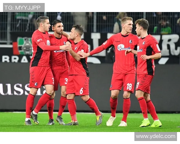 德甲激战：AC米兰逆转巴黎圣日耳曼红牌事件引发全场热议