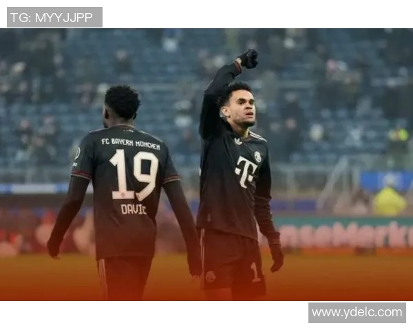 德甲激战:那不勒斯惊险逆转拜仁红牌争议引发全场热议